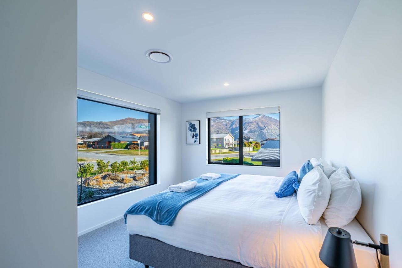 Kikorangi Mountain Vista Villa Wanaka Exterior photo