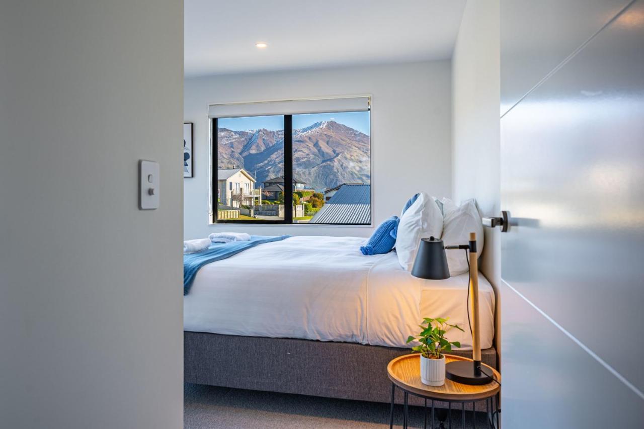 Kikorangi Mountain Vista Villa Wanaka Exterior photo