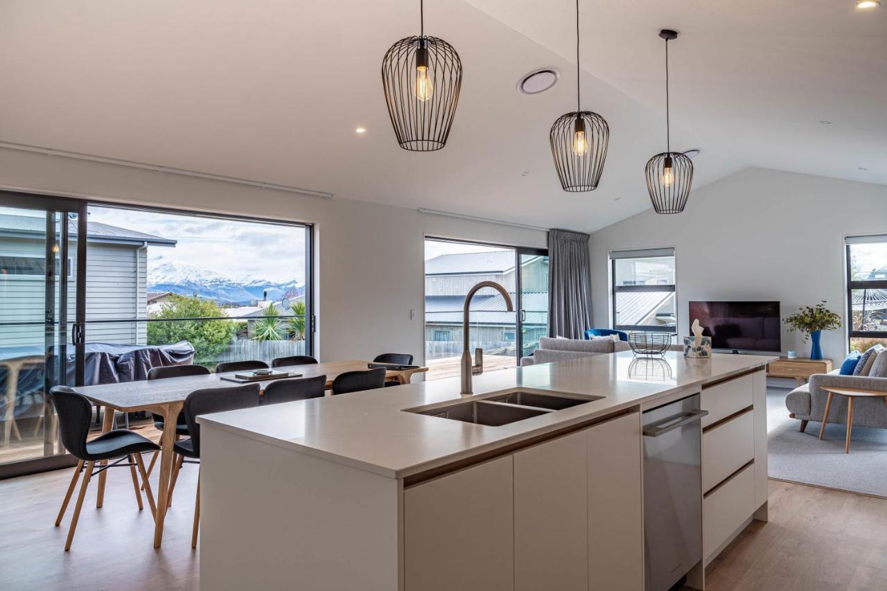 Kikorangi Mountain Vista Villa Wanaka Exterior photo